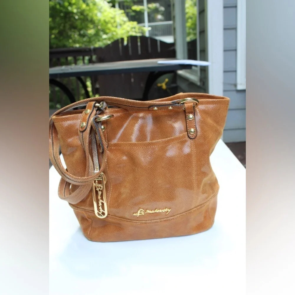 B. Makowsky tote bag